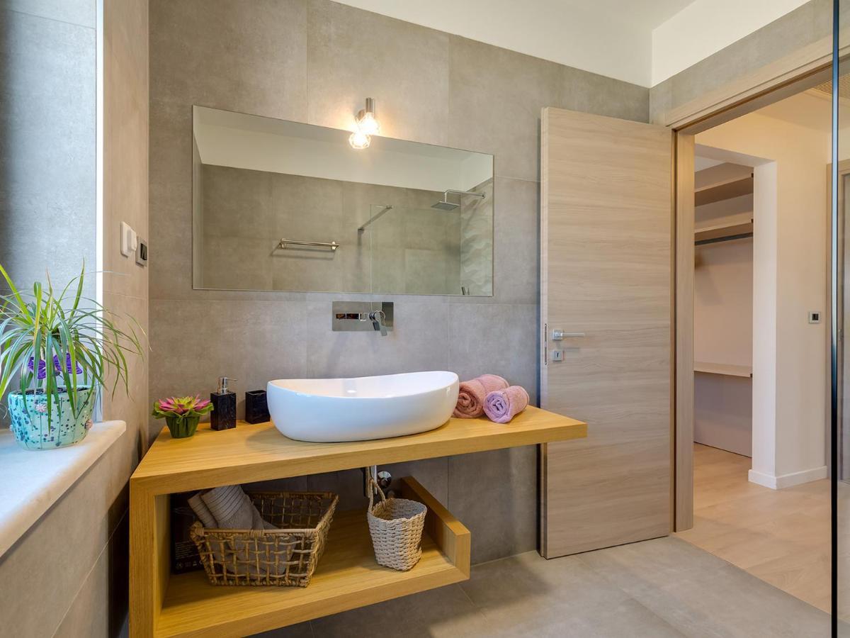 Villa Flora Vabriga Тар Экстерьер фото