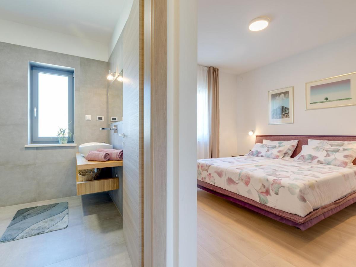 Villa Flora Vabriga Тар Экстерьер фото