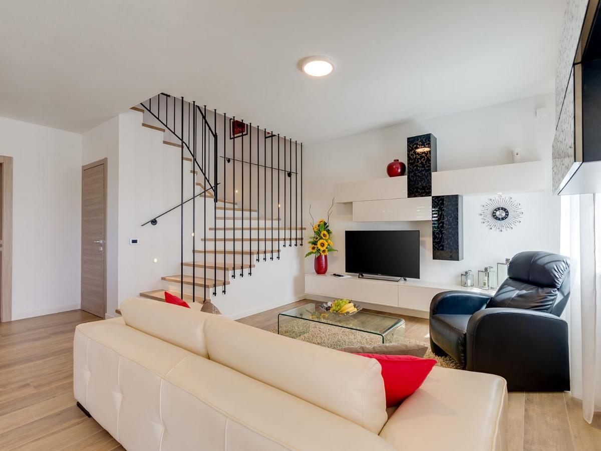 Villa Flora Vabriga Тар Экстерьер фото